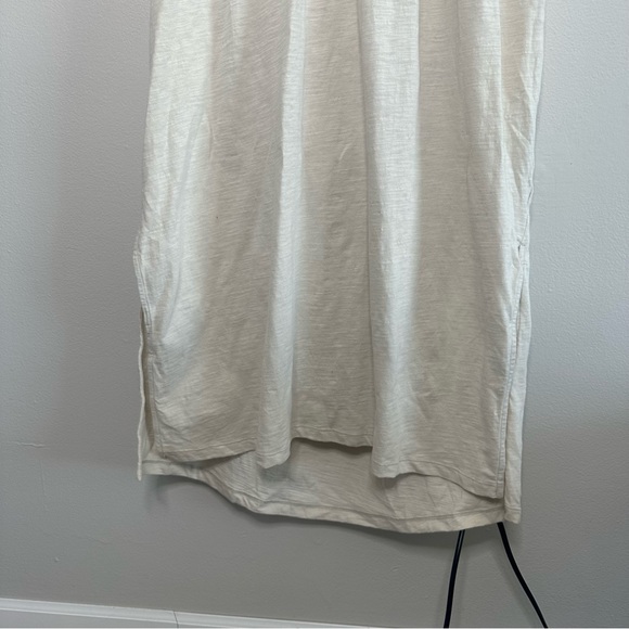 Elegant Cream Midi Dress - Picture 4 of 8